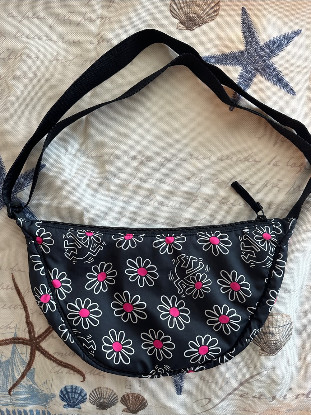Keith Haring x Uniqlo Round Mini Shoulder Bag Limited Edition Black Graffiti